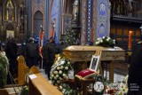 Dąbrowa Górnicza: Pogrzeb byłego komendanta straży pożarnej. 51-latek spoczął na cmentarzu parafialnym w Ujejscu