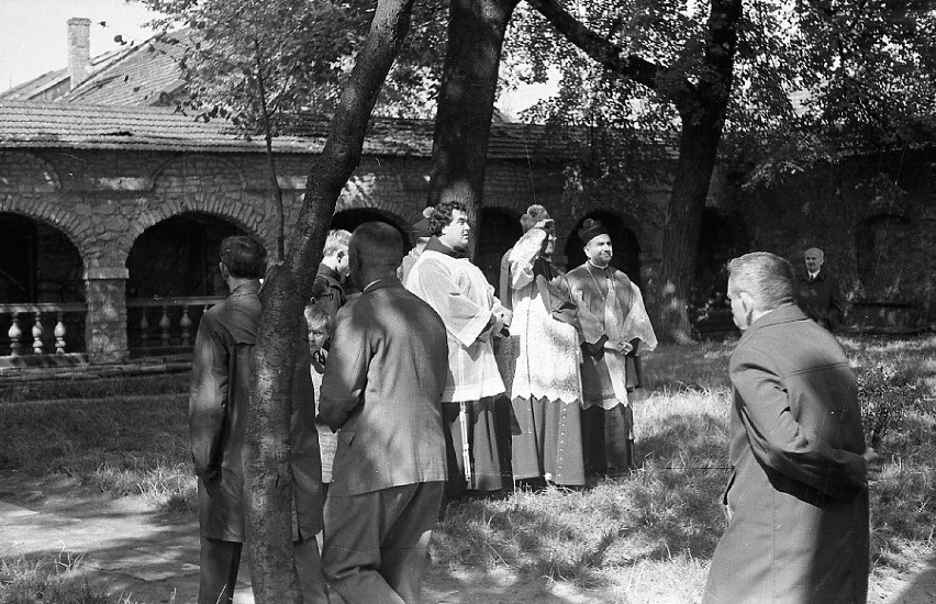 Sankturarium Mirowskie w Pińczowie na starych zdjęciach ze zbiorów Jana Góreckiego