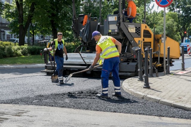 Przyczyną utrudnień w ruchu są prace drogowe