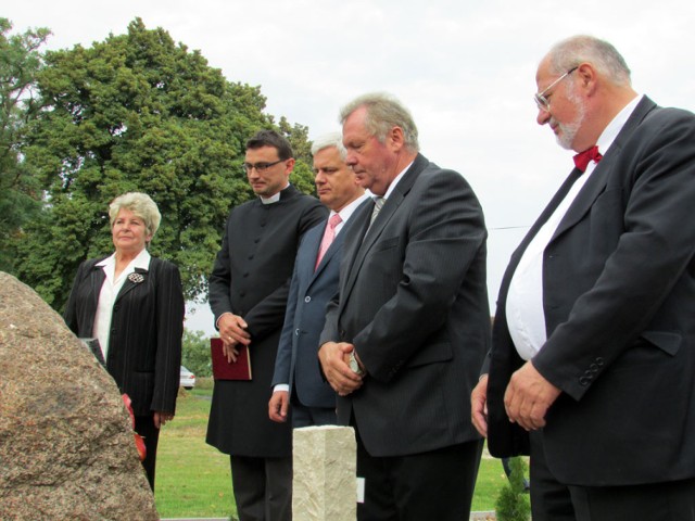 Odsłonięcie pomnika w Gonicach.