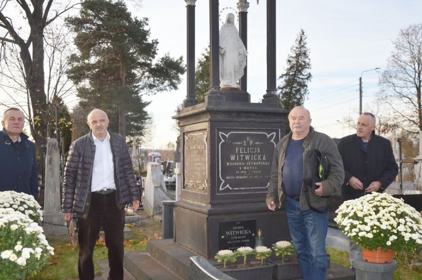 Zabytkowy pomnik Witwickich w Skarżysku zdemontowany. Remont będzie kosztował 150 tysięcy złotych