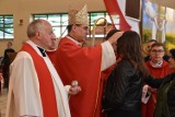 Bełchatów: Uroczystość Bierzmowania w parafii NMP Matki Kościoła i Św. Barbary na osiedlu Dolnośląskim