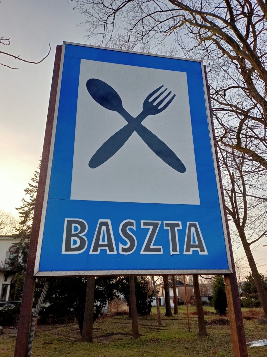 Opuszczona restauracja "Baszta" przy ulicy Puławskiej w Warszawie
