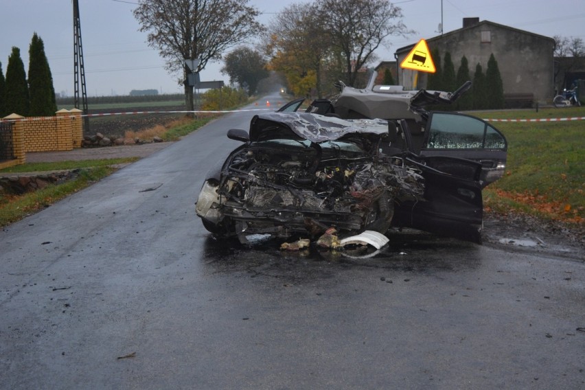 Wypadek w powiecie radziejowskim. 3 osoby w tym dwoje dzieci w szpitalu [zdjęcia]