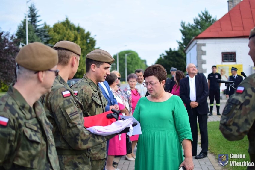  W niecodzienny sposób uczcili w Wierzbicy  102. rocznicę Bitwy Warszawskiej i Dnia Wojska Polskiego. Zobacz zdjęcia