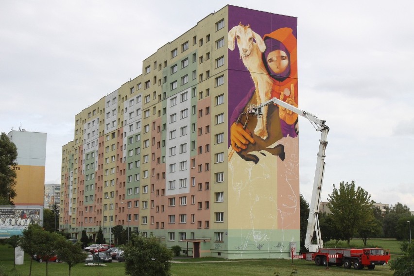 Mural na Wyszyńskiego nie podoba się niektórym mieszkańcom bloku