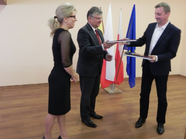 Podpisana została umowa o współpracy między technikum w Owidzu a firmą Flextronics z Tczewa