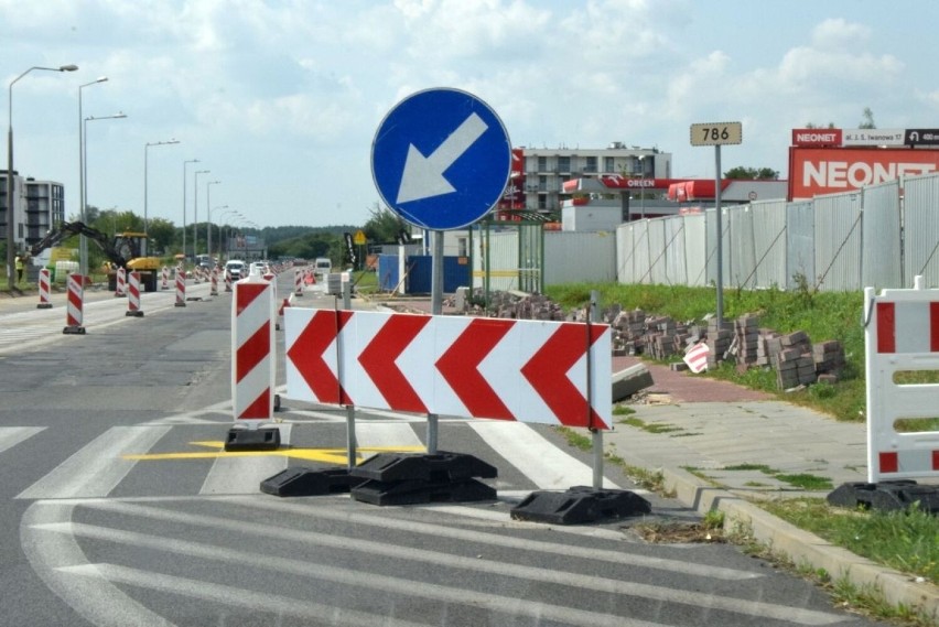 Utrudnienia na ruchliwej ulicy w Kielcach. Trwa remont alei Szajnowicza-Iwanowa. Zobacz zdjęcia