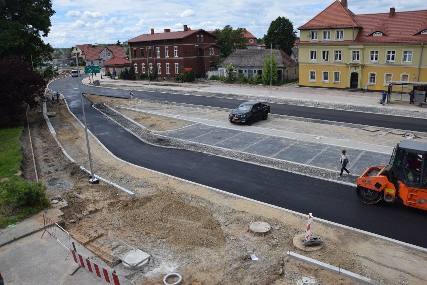 Asfalt na ulicach wokół dworca PKP w Szczecinku. Zobacz postęp prac [zdjęcia]