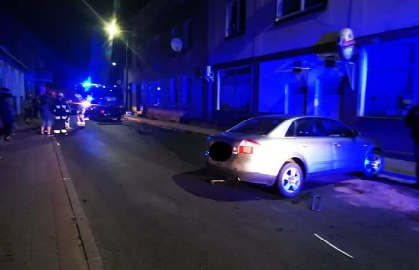 Wypadek w centrum Barwic. Zderzyły się dwa audi [zdjęcia]