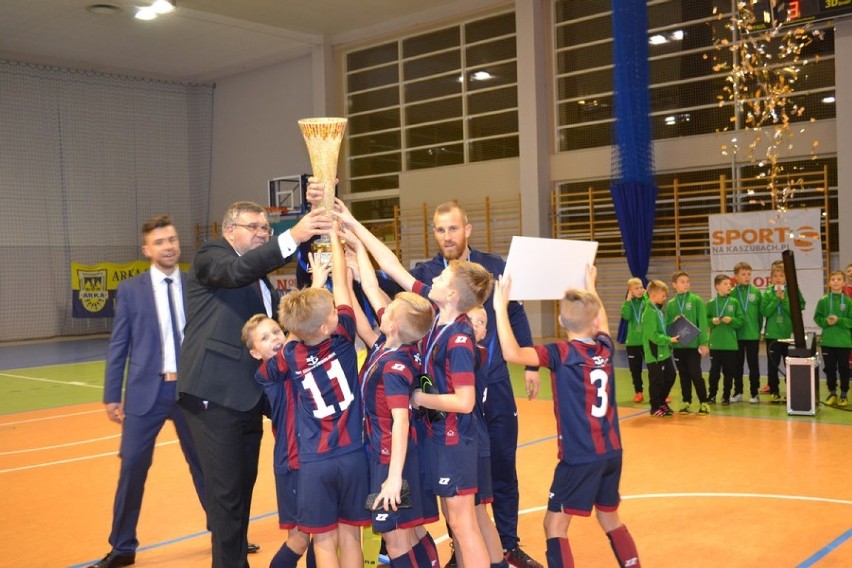 Zakończył się dwudniowy turniej piłki halowej w Kiełpinie....