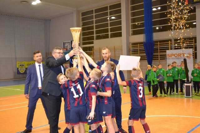 Zakończył się dwudniowy turniej piłki halowej w Kiełpinie. Kartuzy Futsal Cup 2016 wygrała Pogoń Szczecin.