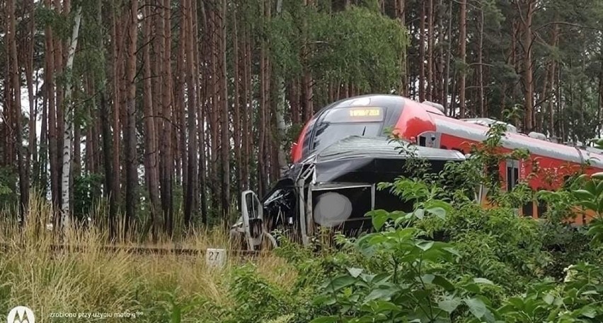 Samochód wjechał pod pociąg w miejscowości Kuźnik, niedaleko...