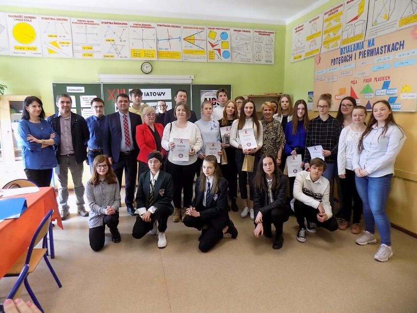 W Węglińcu odbył się dla uczniów Powiatowy Konkursu „Wiedzy o HIV/AIDS”. [ZDJĘCIA]