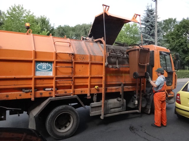 Wywozem odpadów komunalnych w gminie Wieluń zajmuje się Przedsiębiorstwo Komunalne