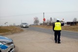 Policjanci z Lipna prowadzili działania na przejazdach kolejowych