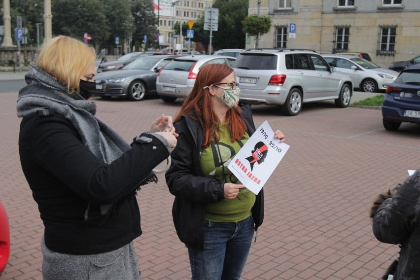 Kobiety zorganizowały protest samochodowy w Katowicach