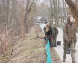 Uczniowie i pracownicy Białowieskiego Parku Narodowego ratują płazy