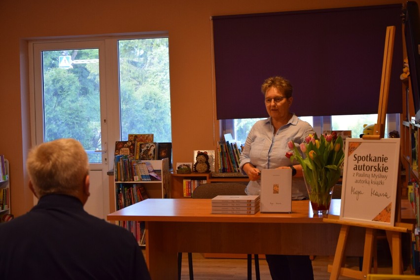 W bibliotece w Szebniach odbyła się promocja książki „Moja Mama” Pauliny Myśliwy