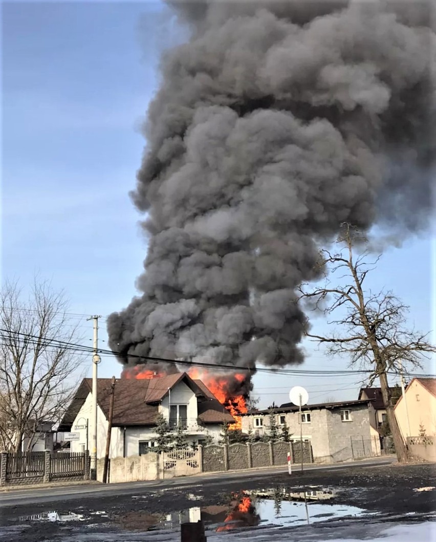 Pożar domu w Kluczach, przy ulicy Bolesławskiej