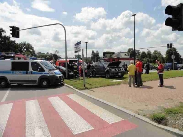 Zderzenie trzech samochodów na Rondzie Solidarności w Nowym...