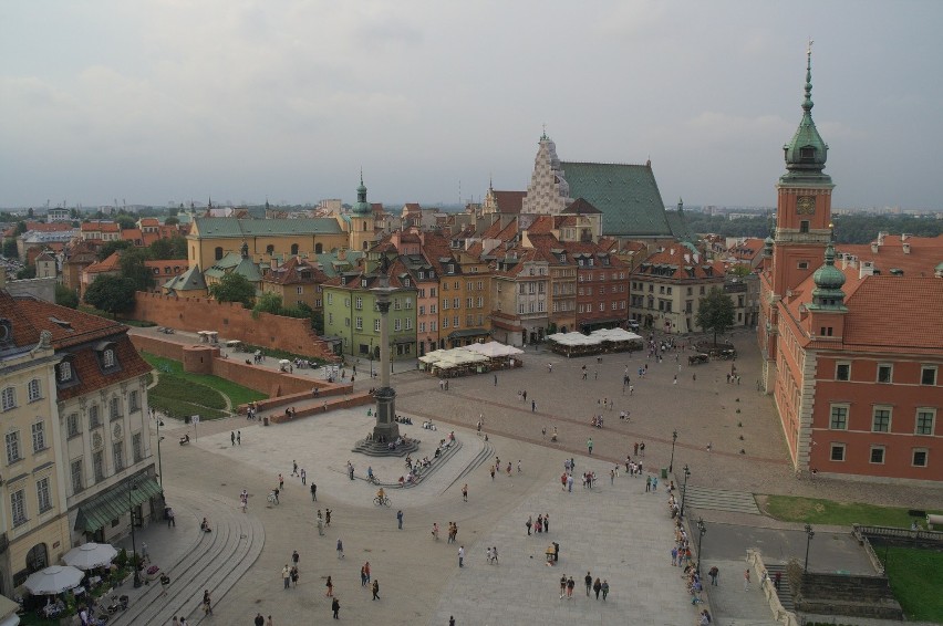 Co turyści robią w stolicy? Zwiedzają zabytki (29%),...