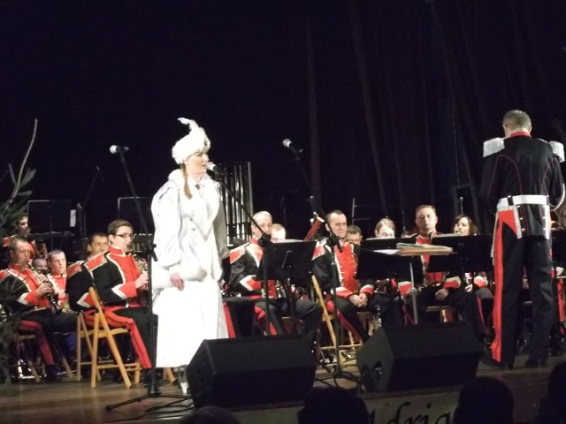 Kolędowy koncert noworoczny Reprezentacyjnej Orkiestry Wojska Polskiego w Andrychowie w Miejskim Domu Kultury