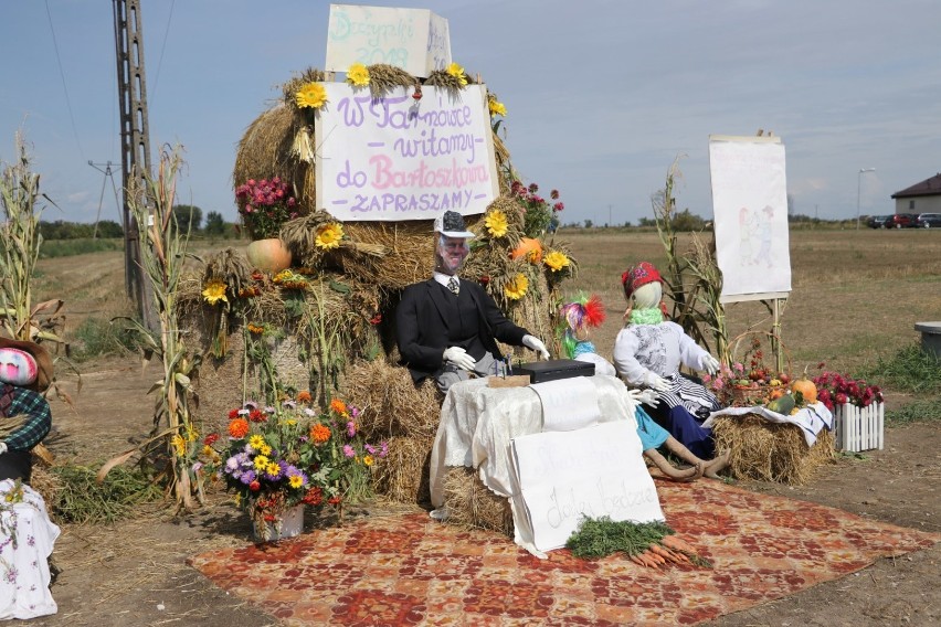 Korowód Dożynkowy i festyn w Bartoszkowie [FOTO, WIDEO]