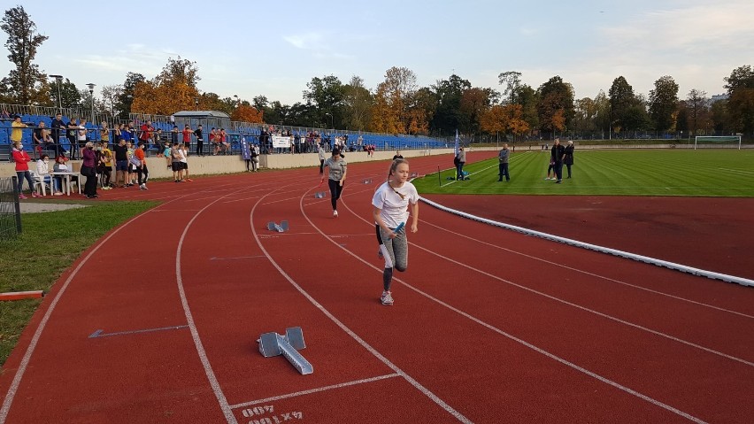 Podstawówki z Oleśnicy i okolic rywalizowały w zawodach lekkoatletycznych