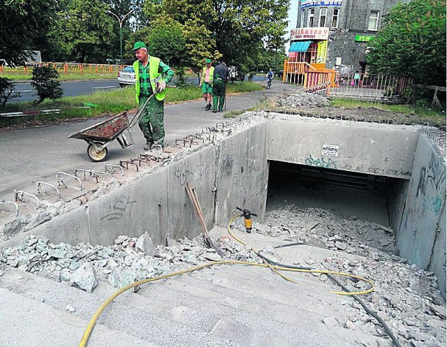 Remont przejścia przy ul. Piłsudskiego rozpoczął się na dobre