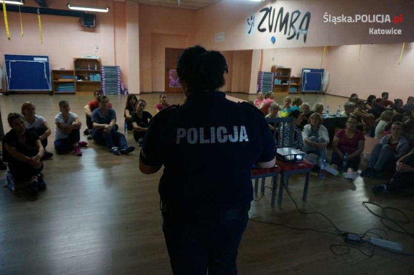 Policja z Katowic uczy sędziów samoobrony