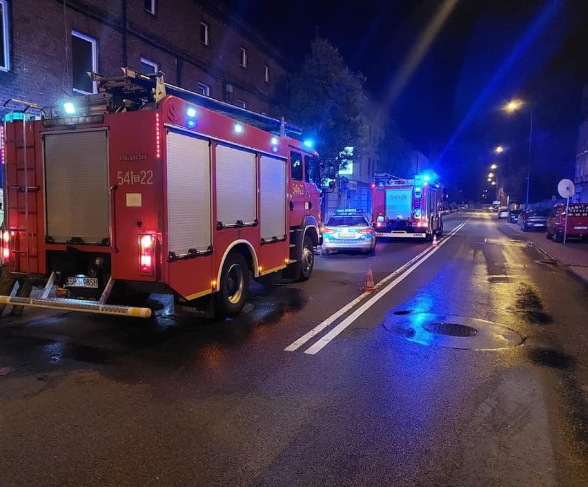 Piekary Śląskie: Pożar w kamienicy przy ul. Wyszyńskiego. Ewakuowano 15 osób