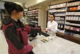 Większość aptekarzy sprzedaje leki bez zniżki