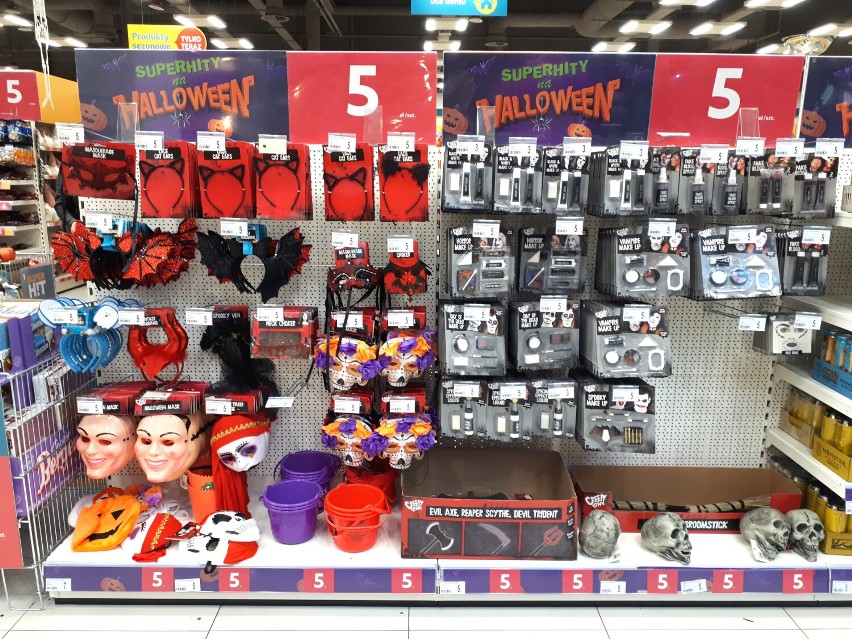 W markecie Dealz znajdziecie maski i akcesoria halloweenowe.