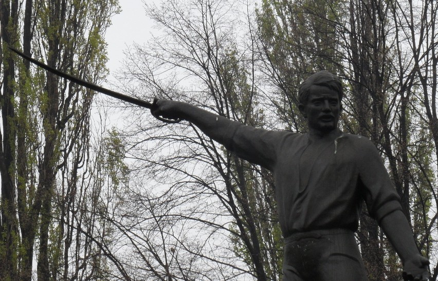 Nowa rzeźba Powstańca Śląskiego na placu Wolności
Nie jest...