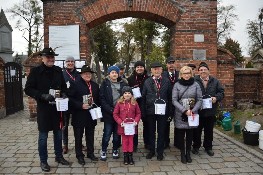 Ostrów Wielkopolski: Kwesta na Starym Cmentarzu odwołana (FOTO)