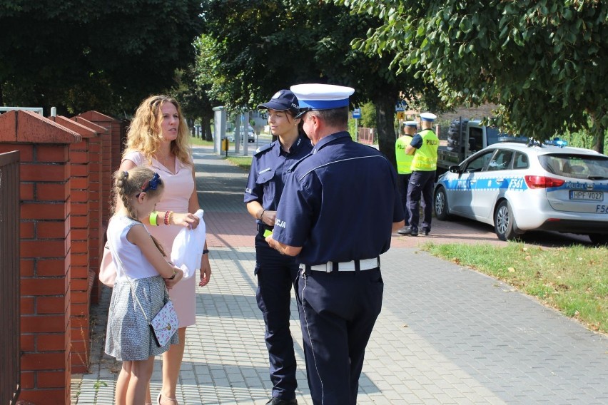 Bezpieczna droga do szkoły - akcja policji w Zduńskiej Woli