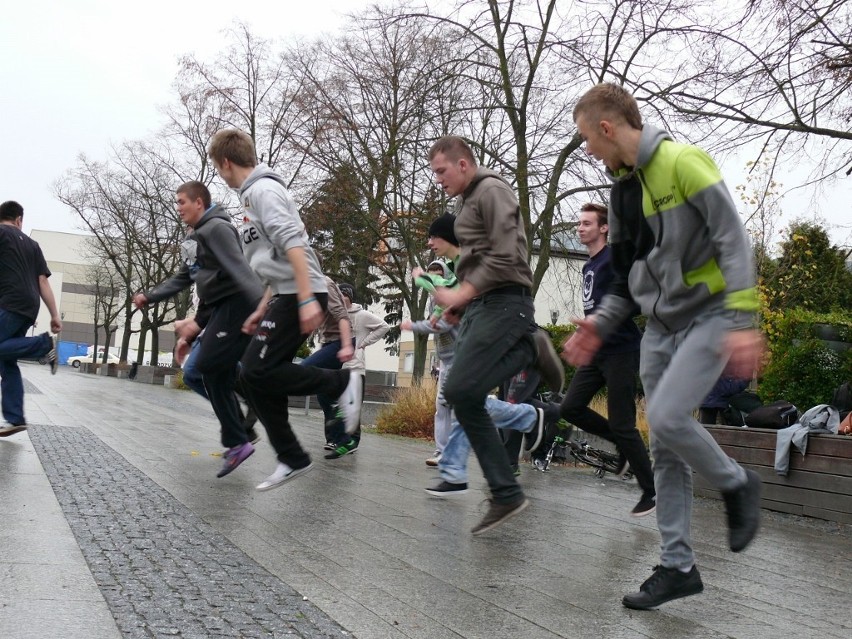 Zlot tancerzy jumpstyle w Bełchatowie