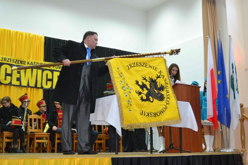 Dzień Jedności Kaszubów w Maszewie Lęborskim. Zdjęcia z uroczystości w domu kultury