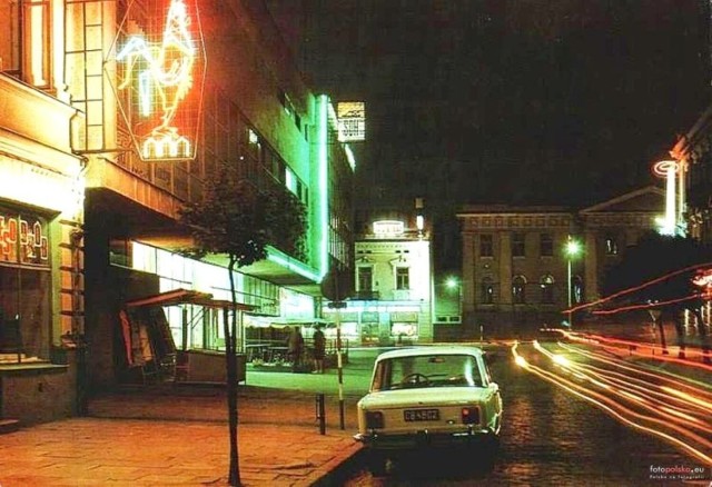 "Radoskór" i "Sezam" dwa charakterystyczne neony z ulicy Żeromskiego. Pamiętacie je jeszcze?