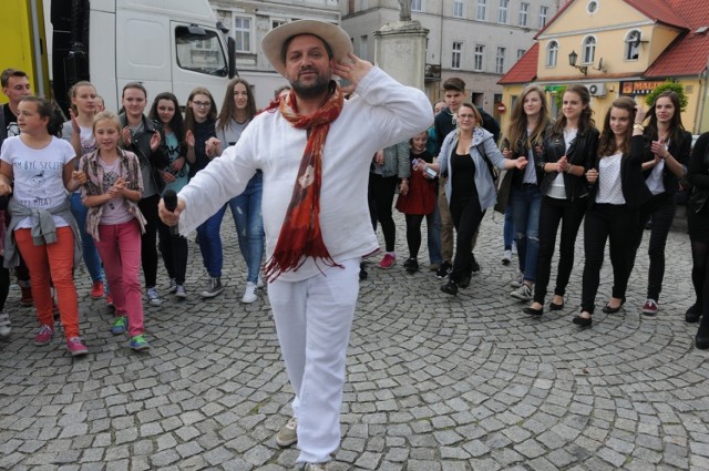 Śremsong 2015: Mobilne Muzeum Jana Pawła II na rynku. Młodzież tańczyła i śpiewała [ZDJĘCIA]