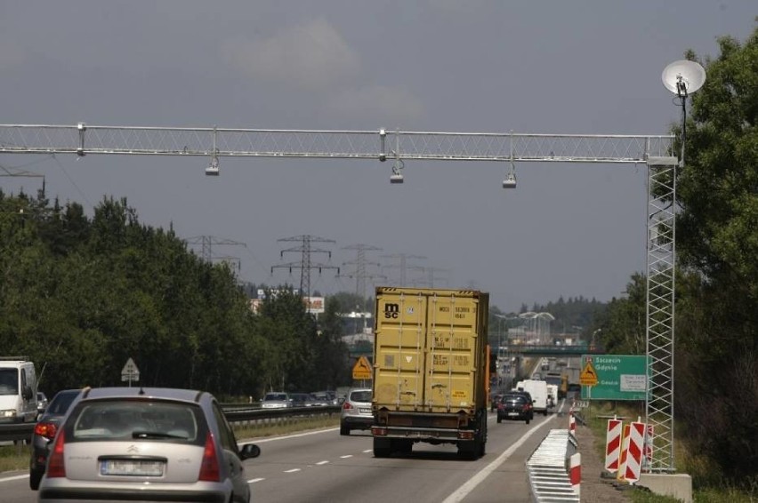 Odcinkowy pomiar prędkości już działa! Kierowcy dostali 1,5 tys. mandatów