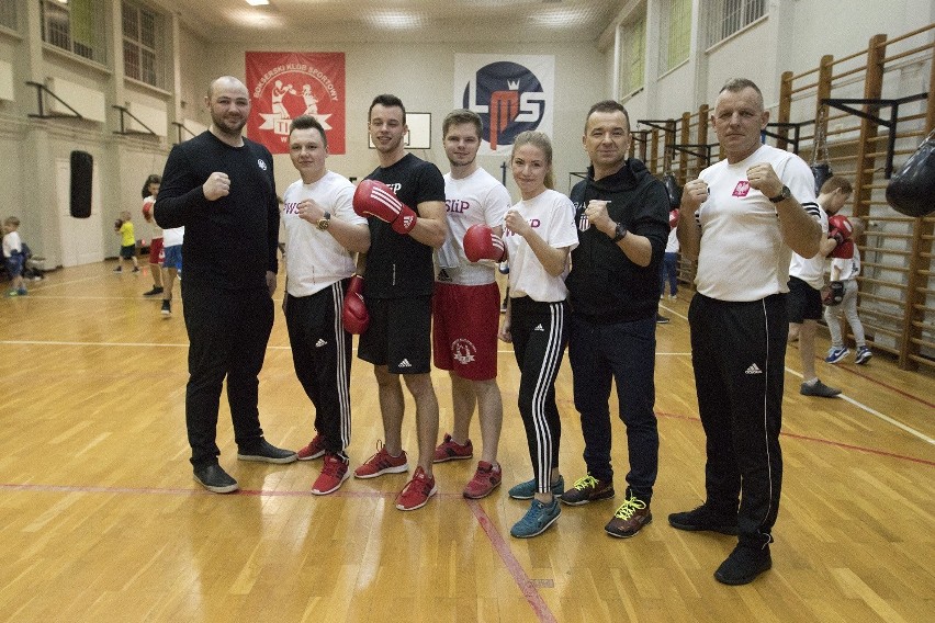 Bokser Adam Kownacki odwiedził Liceum Mistrzostwa Sportowego w Łomży