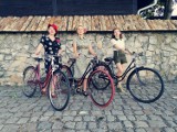 W sobotę 11 września w Lubinie pokaz mody historycznej i kolekcji zabytkowych rowerów! Świetne wydarzenie dla miłośników historii