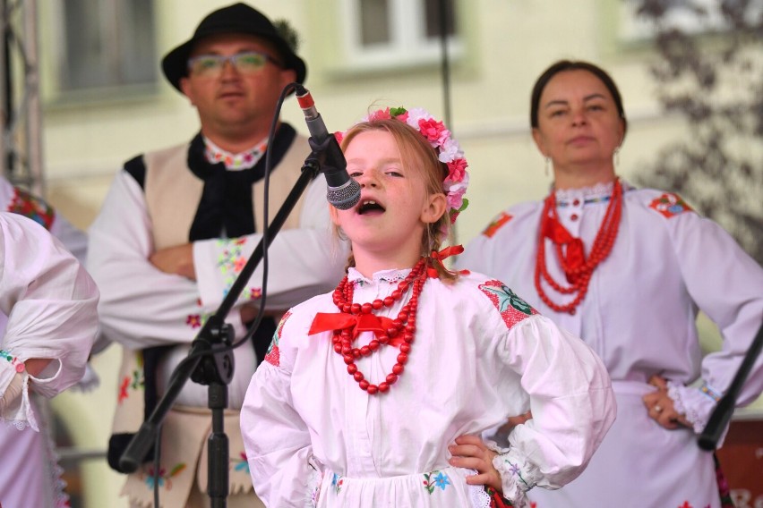 Jarmark Miodu i Wina 2021 w Żarach. Śpiewająco i kolorowo