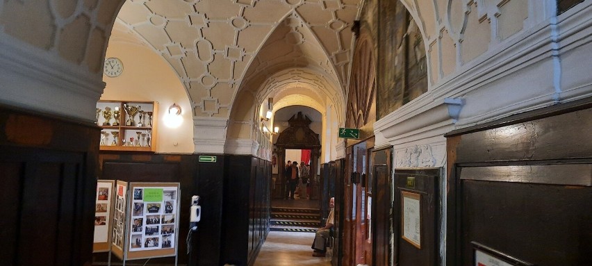 Wnętrza pałacu ekscentrycznego hrabiego
