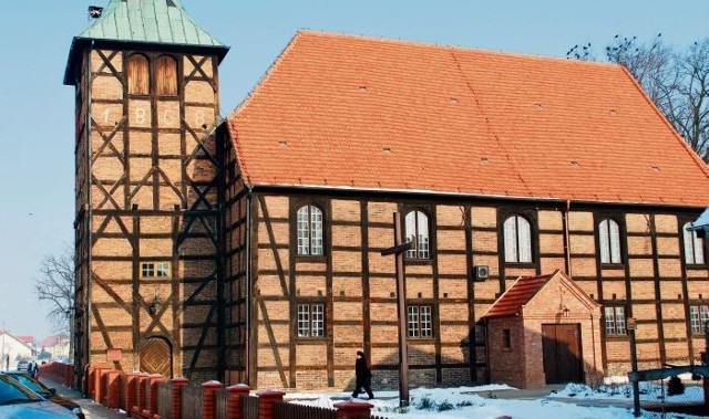 Zdaniem ekspertów, wieża zabytkowego kościoła w Zaborowie może runąć w każdej chwili