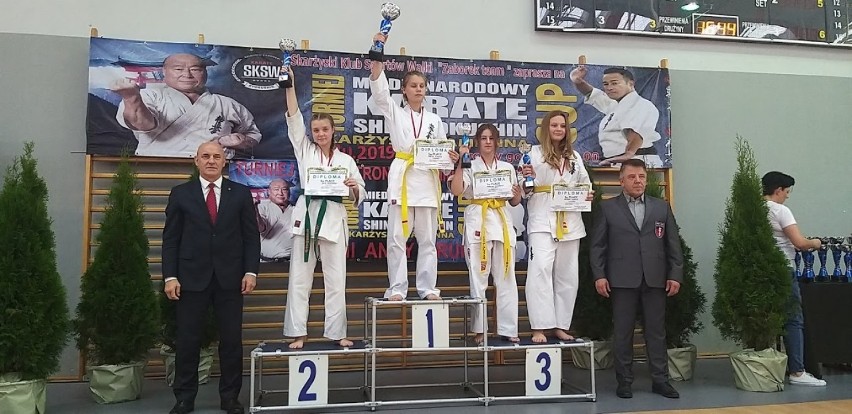 Cztery medale karateków UKKS OBI na Międzynarodowym Turnieju