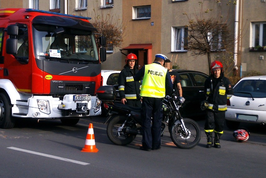 Nowy Sącz. Wypadek na ul. Barskiej. Zderzenie samochodu z motocyklem