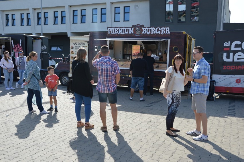 Ale pachnie pod Halą Nysa! Tak wygląda Zlot Food Trucków na zakończenie wakacji